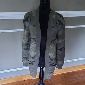 Billabong Olive and Black Camo Knit Sweater Size Medium